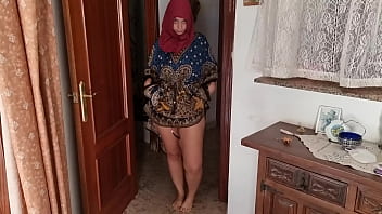 Gadis Berhijab Digoda Pria Tampan