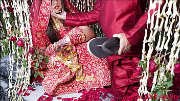 Malam Pertama Pengantin India Yang Panas Dalam Bahasa Hindi