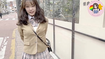 Macy Chan Eksplorasi Nafsu Di Korea: Seragam Sekolah Yang Menggoda