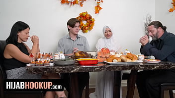 Audrey Royal Berhijab Rayakan Thanksgiving Dengan Bercinta Penuh Gairah Di Atas Meja