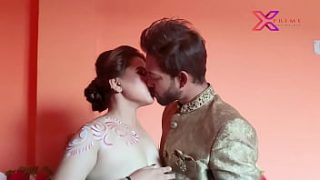 Ciuman Panas Nonstop Dari Wanita India Seksi