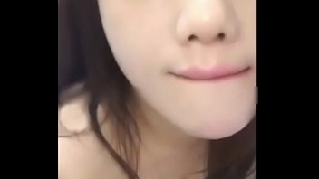 Gadis Remaja China Memberikan Kenikmatan Mulut Yang Menggoda