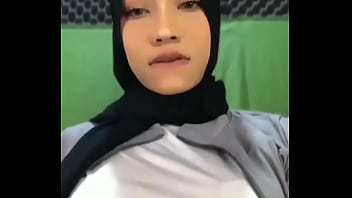 Gadis Ayu Yang Menggoda
