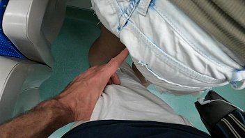 Orang Asing Meraba Vagina-nya Di Kereta Umum