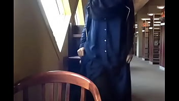 Gadis Manja Yang Menggoda