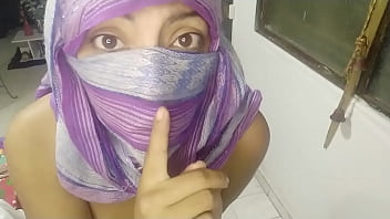 Milf Seksi Berhijab Arab Menggairahkan Masturbasi Sampai Muncrat Di Webcam Live