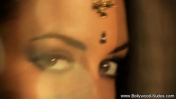 Milf Seksi India Yang Menggoda