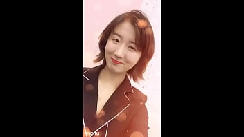 Analis Keuangan Terkenal China Dorrit Yaqi Memuaskan Nafsu Di Ranjang