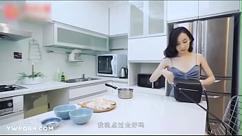 Ibu Tiri Penuh Kasih Menghibur Putra Yang Patah Hati