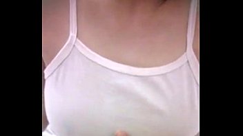 Gadis Seksi Menggoda Di Depan Kamera