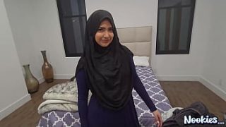 Maribel Berhijab Menggoda Dalam Adegan Panas (pov)