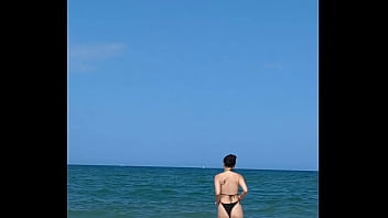 Menggila Dengan Pacar Asia Di Tenda Pantai Umum. Aku Memuaskannya Dalam!