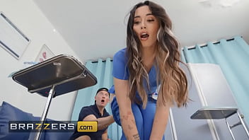 Aria Lee & Lulu Chu Nikmati Waktu Pribadi Di Ruang Periksa Untuk Ambil Sampel Sperma Dari Zac Yang Beruntung