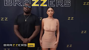 Violet Myers Pamer Lubang Pantatnya Yang Menggoda Untuk Paparazi