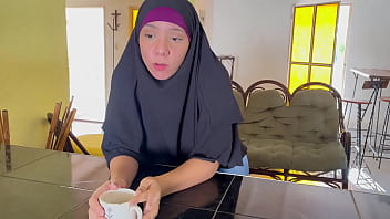Menipu Ibu Tiri Muslimah Arabku Dengan Hijabnya Yang Menggoda