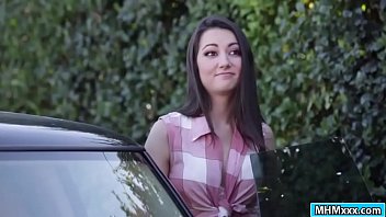 Lily Adams Membuat Ibu Tiri India Summer Mengeluarkan Air Mani