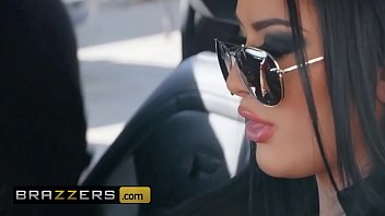 Katrina Jade Dan Xander Corvus – Gairah Menggebu Di Dalam Mobil – Brazzers