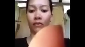 Yuli Yang Menggoda