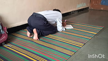 Gadis Kuliah Perawan Digitui Guru Les Privat.