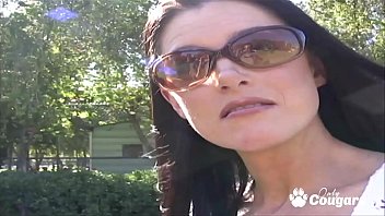 India Summer Dibujuk Untuk Bercinta Dengan Pria Yang Baru Dikenalnya
